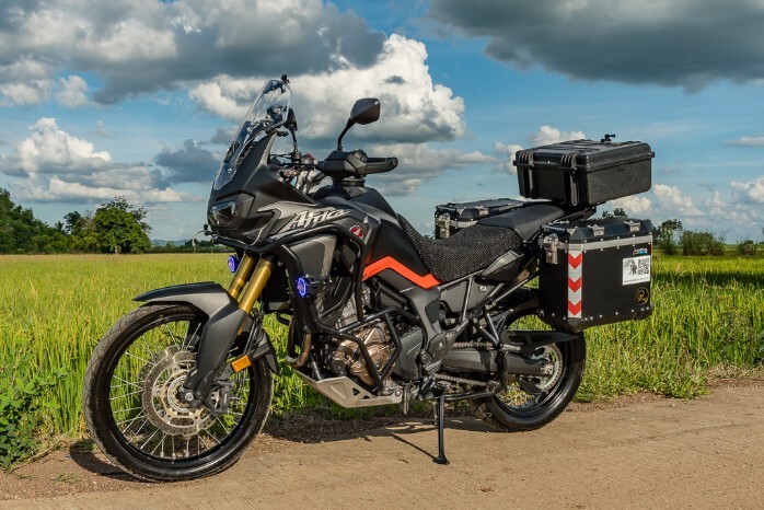 Mein Motorrad Vorne vor der Seite Africa Twin CRF 1000l Model 2017
